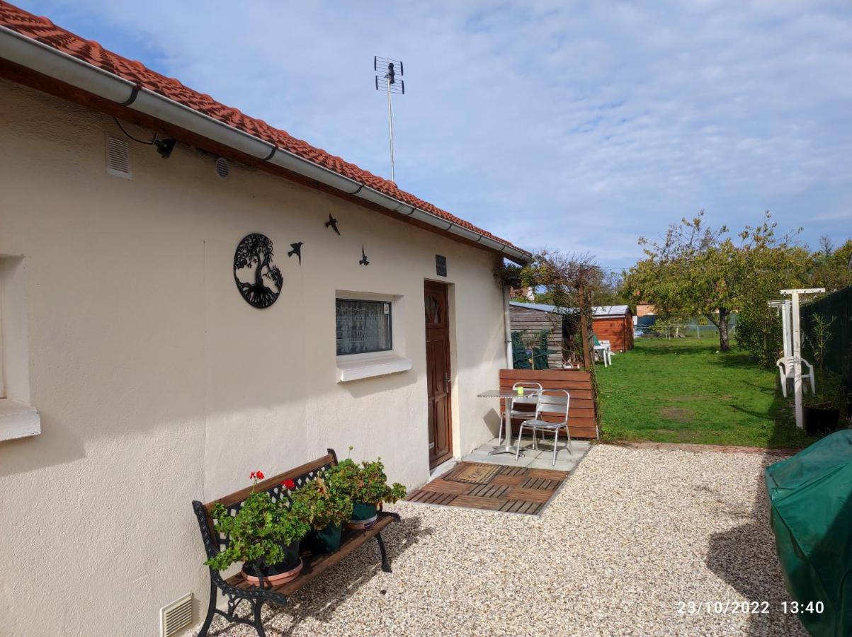 Tranquillite & Independance Au Coeur De La Sologne Guest House Ламот-Беврон Екстериор снимка